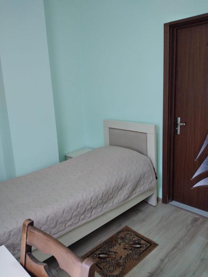 Nunu'S Guesthouse Tskaltubo Dış mekan fotoğraf