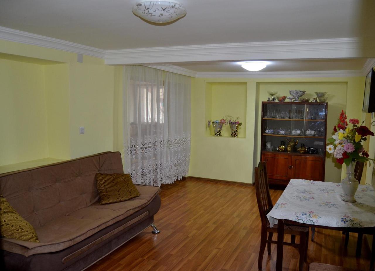 Nunu'S Guesthouse Tskaltubo Dış mekan fotoğraf